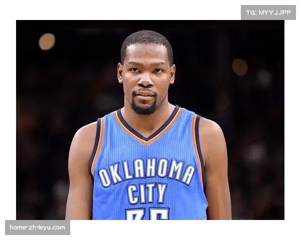 杜兰特赛后与雷霆前队友逐一拥抱情谊深厚场面温馨动人